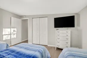 Spacious 5/2 in Orange Park - Image 5