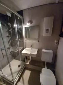 Roof-only vacation home for up to 5 people - Image 2
