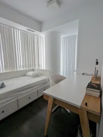 Cozy + Stylish Apartment in Heart of Downtown Toronto - Image 3