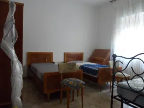 BandB: to soveværelser; delt badeværelse, køkken, stue, balkon, parkering - Image 5