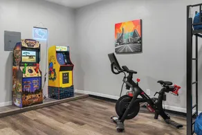 Sun Filled Home W Gorgeous Pool HotTub Gameroom - Image 2