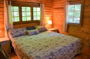 Adorable family lakefront Cottage On Quiet lake in Muskoka - Image 2