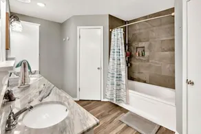New Cozy Retreat Located 15 Minutes to Waco - Image 3