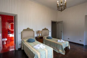 1800 Tuscan villa - walking distance from a pretty village - Image 2