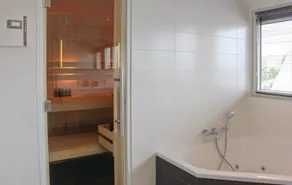 Twadde Thùs is an 8 person wellness water villa - Image 3