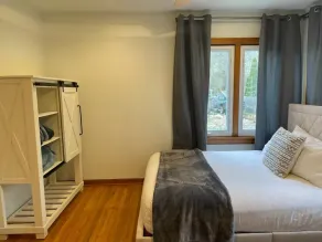 In Union Pier! The Keeley Ranch by the beach: 5-bedrooms+jacuzzi+yard+parking - Image 5