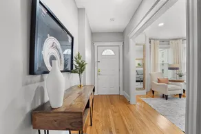 World Cup 4BR Near Downtown Boston Parking & 1-Min Walk to Train - Image 2