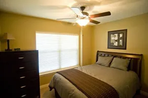 3BR/2BA Lakefront Property, Includes Boat Slip - Image 4