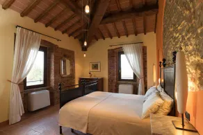 1800-tallet stenhus med privat pool i Valdichiana - Image 4