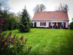 Large detatched holiday home, rural location near the coast. - Image 4