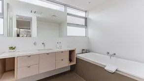 The Beach House -Nth Point Ave - Image 2
