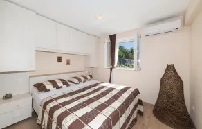 One-Bedroom Holiday Home In Drvenik Veli - Image 4