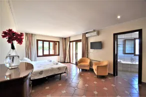 CA TOTHOM- Magnifique villa de première ligne pour 8 personnes avec piscine priv��e à Camp de Mar, Andratx. 4 chambres, barbecue -95945- - WiFi gratuit - Image 3