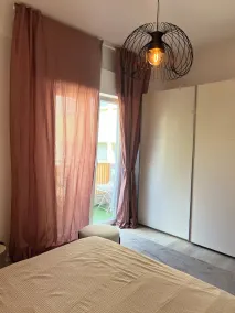Room in apartment shared with other guests - Image 3