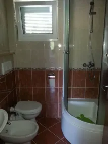 Apartment Nikola - seafront - Image 2