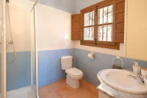 Villa Roble – Magnificent Villa for 8 People, HEATED POOL & Pet Friendly - Image 4