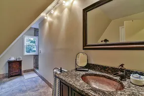 Bent Creek Chalet, Sauna,Jacuzzi,Fire pit and OD shower - Image 2