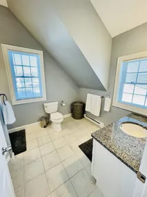 Sea-Esta House - Walk to DWTN Portsmouth, Shipyard; Drive to UNH, Beaches, Pease - Image 2