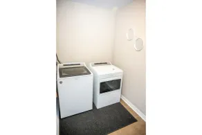 Spacious 3 bdrm Cincy home - Image 2