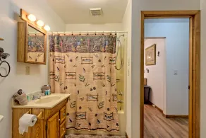 Trout Creek Getaway.  2 bedroom, 2 bathroom cabin on the creek with HOT TUB! - Image 3