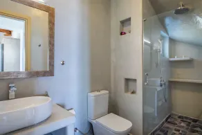 State-of-the-Art Villa has Infinity Pool, Jacuzzi, Comfort Cooling, Sunset View - Image 5