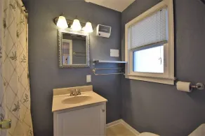 2BR Condo in Heart of Downtown -- Walk to Beach & Shopping - Image 2