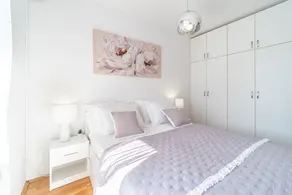 Seaside Retreat with Terrace- Fully Renewed Modern Apartment steps from the Sea! - Image 3