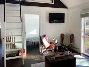 Beautiful 2-Bedroom + Loft with Hot Tub at Lake Ashmere - Image 2