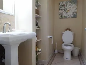 Downtown DC. Heart of Eckington Sleeps 14 4BR  8 Beds + 3.5 Baths 3-Car Parking - Image 2