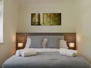 2 bedroom accommodation in Cowbeech, near Hailsham - Image 3