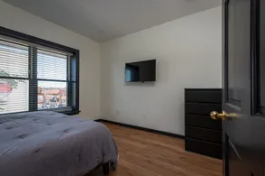 Newly Remodeled Apartment in Downtown South Haven - Image 5