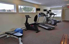 Cozy Renovated Condo,3 Pools, Pickleball, Stocked Fishing Ponds, Near Lakes/Golf - Image 2
