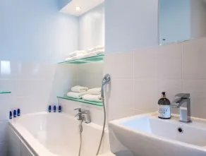 Luxury Hidden Gem in the Centre of Lymm Village - Image 2