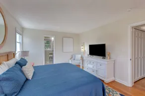 Ideal for family summer vacations or a few couples wine weekend/mountain getaway - Image 3