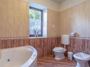 Elegante appartamento per 5 ospiti con piscina, WIFI, TV, terrazza e animali ammessi - Image 3