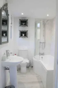 MEADOW<br><br><br><br>SLEEPS 2 | HOT TUB | BBQ | PETS ALLOWED | WI-FI | SECLUDED PATIO - Image 3