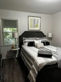 Modern 3 bedroom in the center of it all!! - Image 3