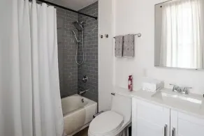 Private 2BR Downtown Retreat with Onsite Parking — Walk to Petco & Gaslamp - Image 2