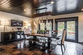 The perfect stay- 6 Bedroom, 4 Bath with a  HOT TUB - Image 4