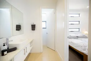 Shearwaters Appartment - Image 5