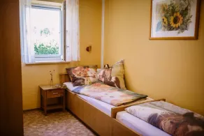 Großzügig eingerichtete Ferienwohnung für bis zu 6 Personen - Image 4