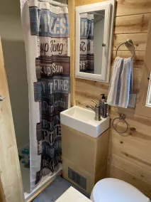 Relaxing Lakefront Farm Tiny Home - Image 2