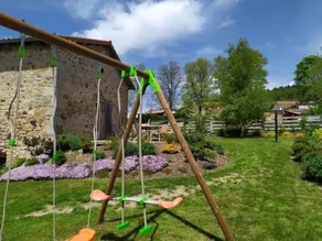 Casa Rural Familiar en Riotord con Jardín y Zona de Juegos - Image 2
