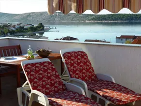 Holiday apartment with terrace and air conditioning - Image 5