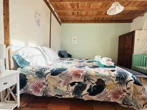 Charming 1-Bedroom Retreat with Stunning Views, Pool & WiFi - Image 4