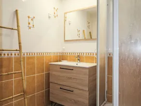 Smuk privat feriebolig for 2 personer med TV og terrasse - Image 4