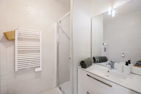 Appartement 'Le Jasmin' avec terrasse privée, Wi-Fi et climatisation - Image 3
