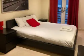 Apartment - Sleeps 4 - Balcony - Parking - Pets Ok - Image 4