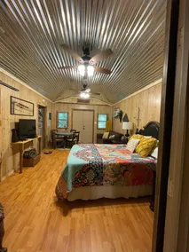 Papa Bears Cozy Cabin at Up The Creek - Image 5
