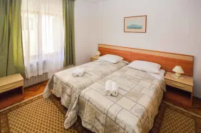 Holiday apartment with terrace and air conditioning - Image 5